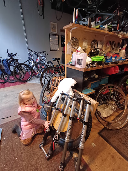 Pedalen Och Fälgen Cyklar & Sånt